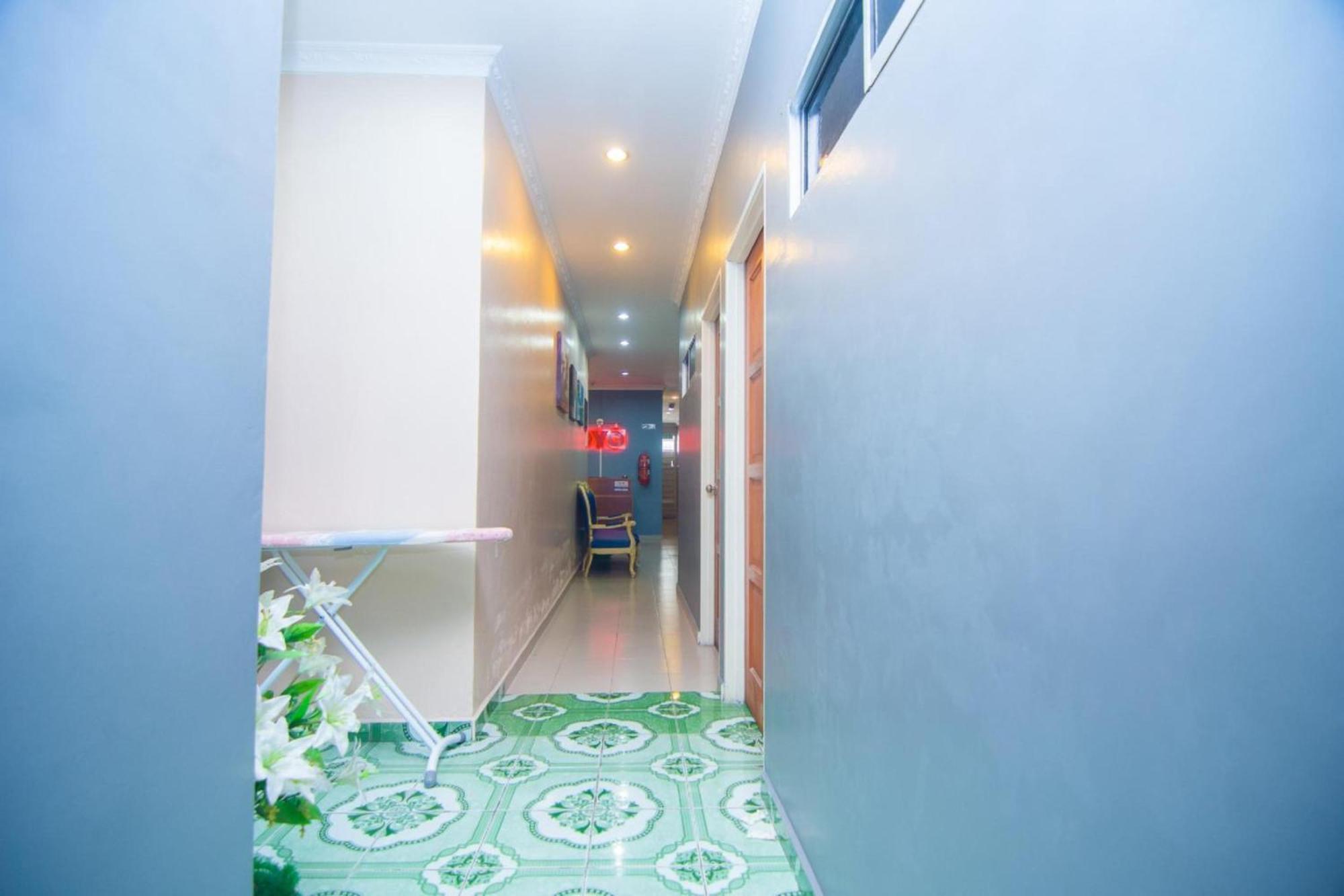 Oyo 1224 Hotel Hajah Rohayah Tanjong Malim Exteriör bild