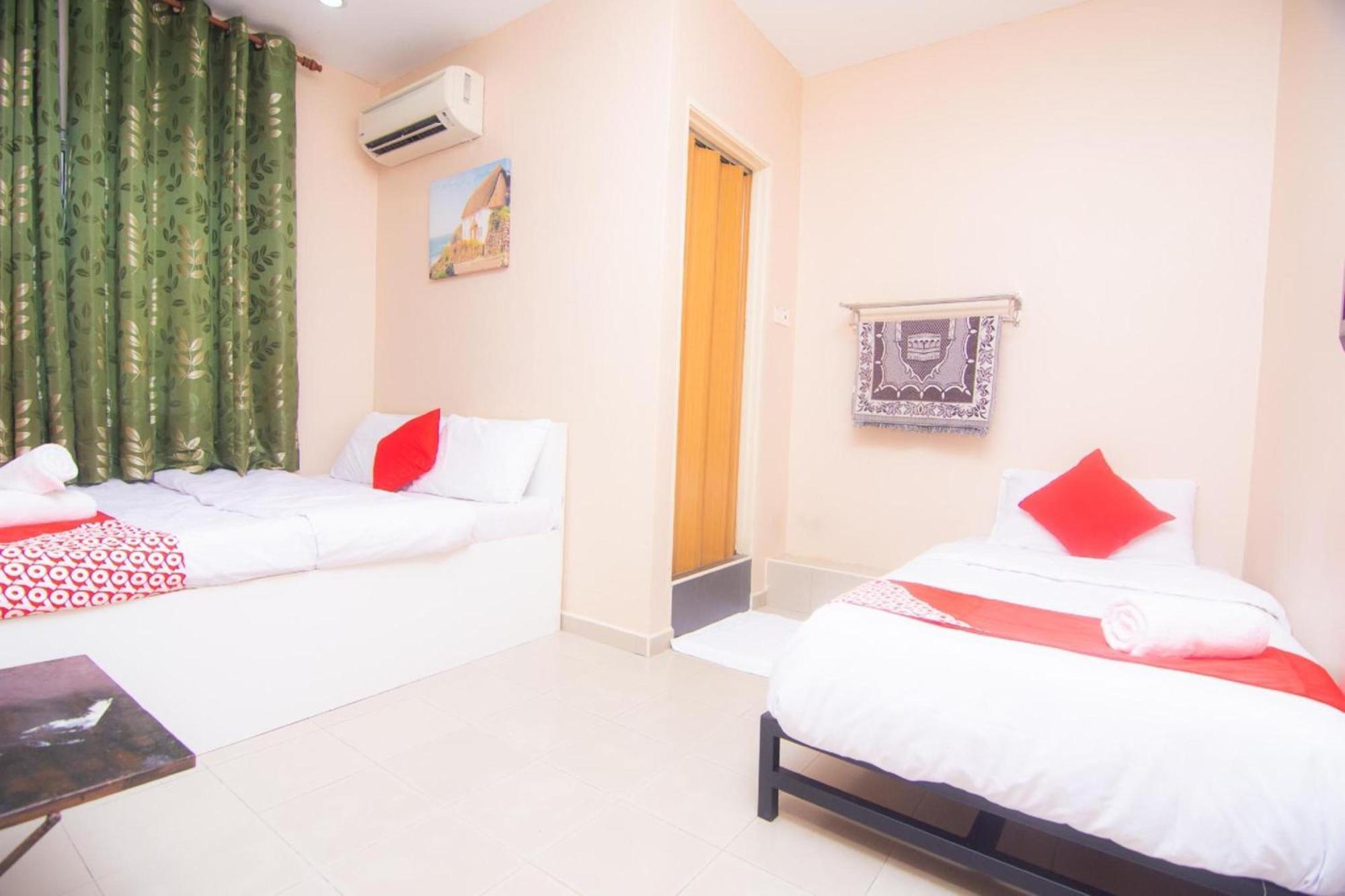 Oyo 1224 Hotel Hajah Rohayah Tanjong Malim Exteriör bild