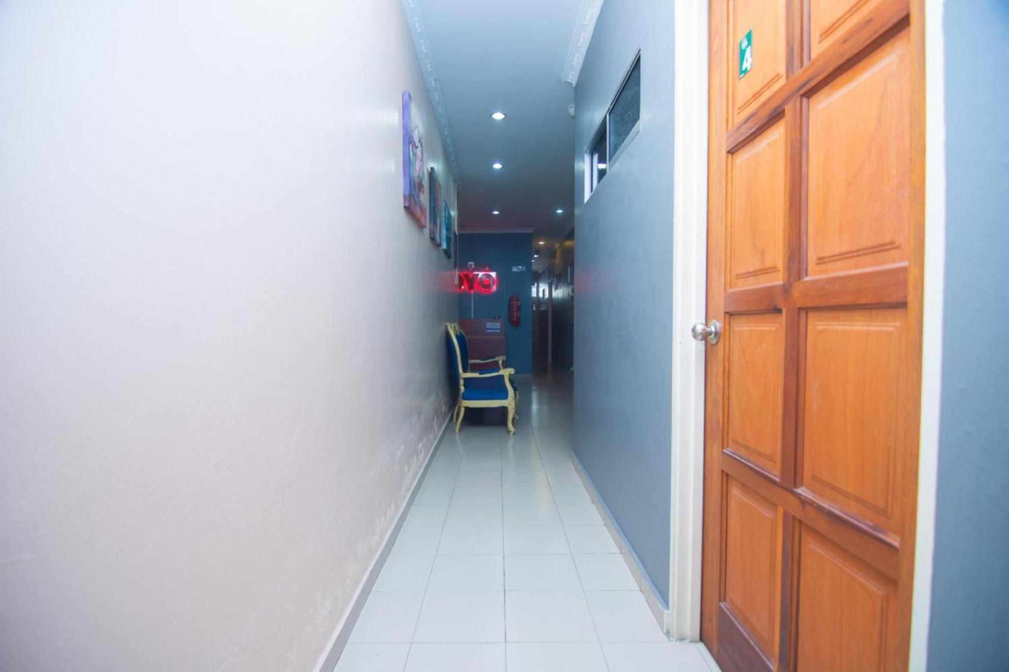 Oyo 1224 Hotel Hajah Rohayah Tanjong Malim Exteriör bild