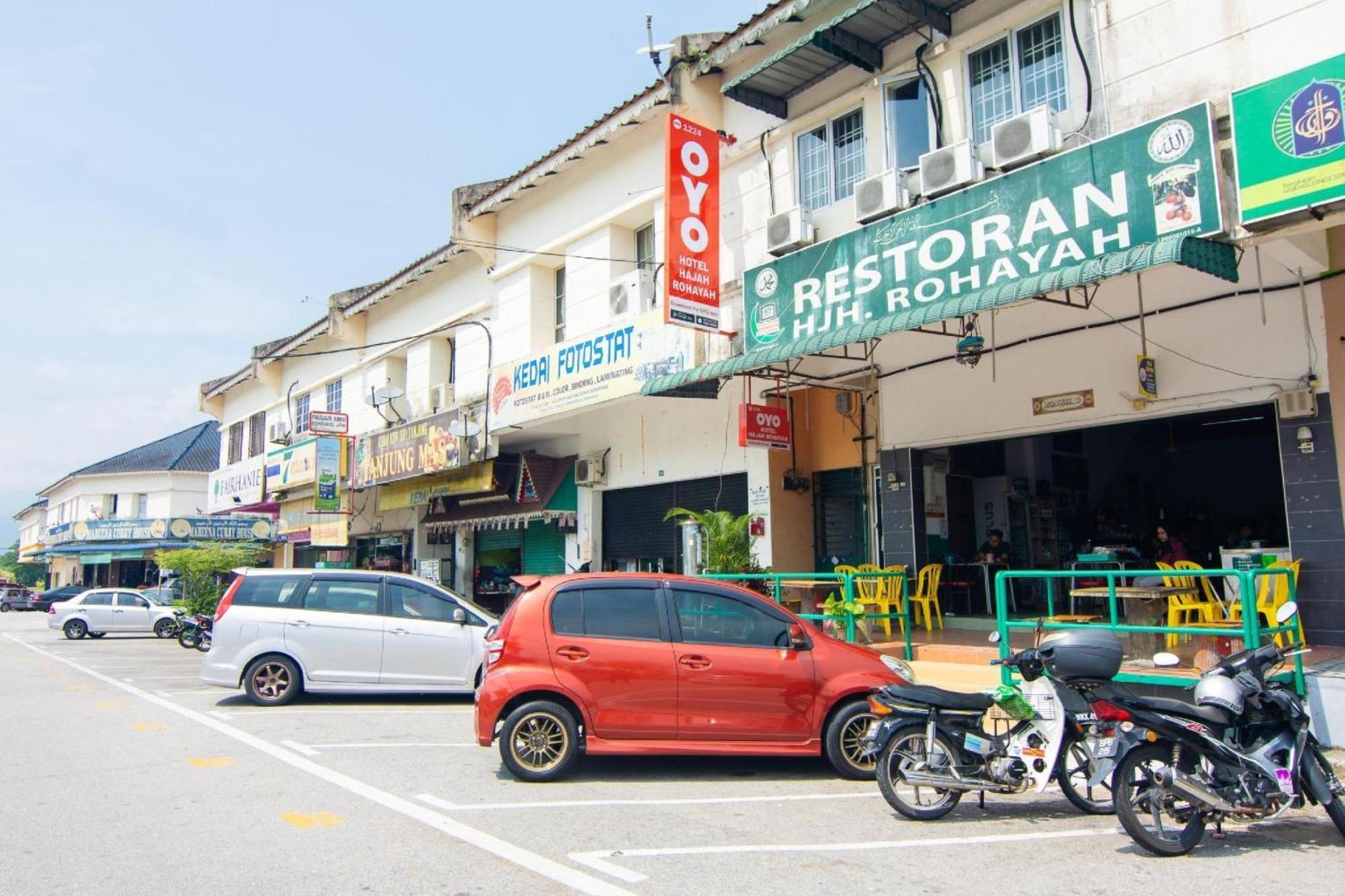 Oyo 1224 Hotel Hajah Rohayah Tanjong Malim Exteriör bild